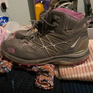 The North Face Women's size 9.5 Hedgehog Mid
Hiking Boot